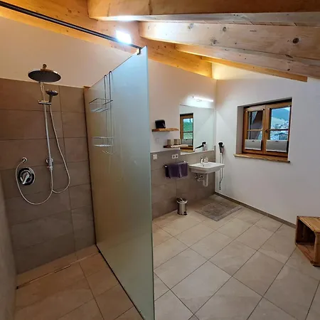 Апартаменты Haus Schroefler *