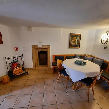 Апартаменты Haus Schroefler *